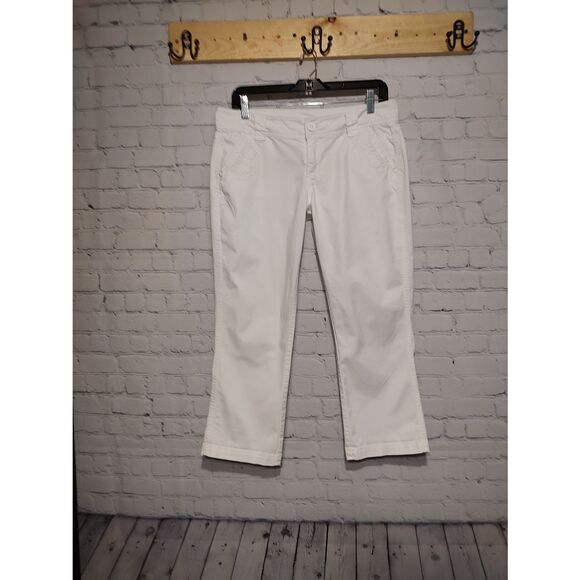 Maurices white Capri pants size 7/8* - Picture 1 of 5